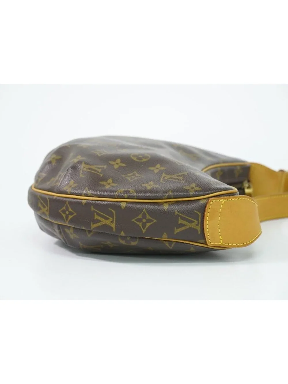 Louis Vuitton LV Croissant MM Monogram Shoulder Bag Brown Vintage